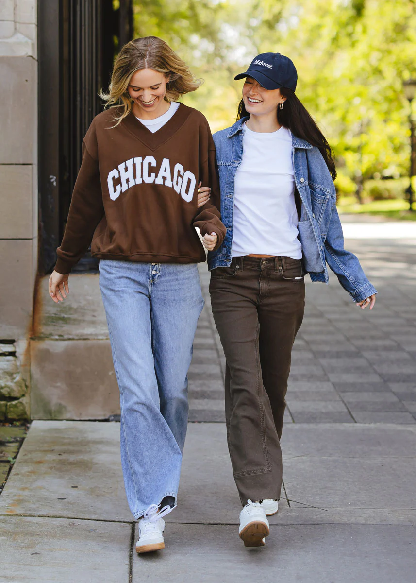 Chicago Boucle V-Neck Sweatshirt - Espresso - Image 4