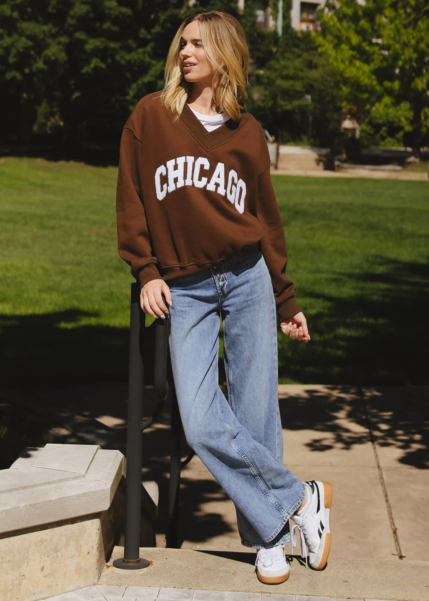 Chicago Boucle V-Neck Sweatshirt - Espresso - Image 5