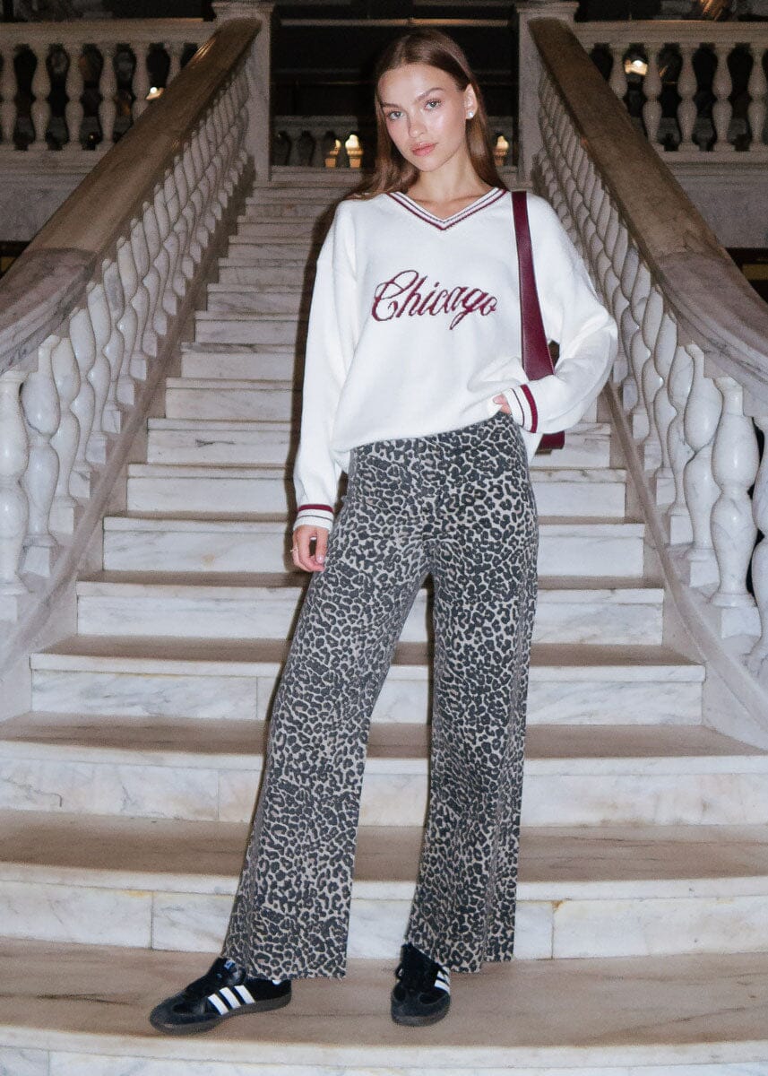 Chicago Collegiate V-Neck Sweater - Cream/Maroon - Image 7