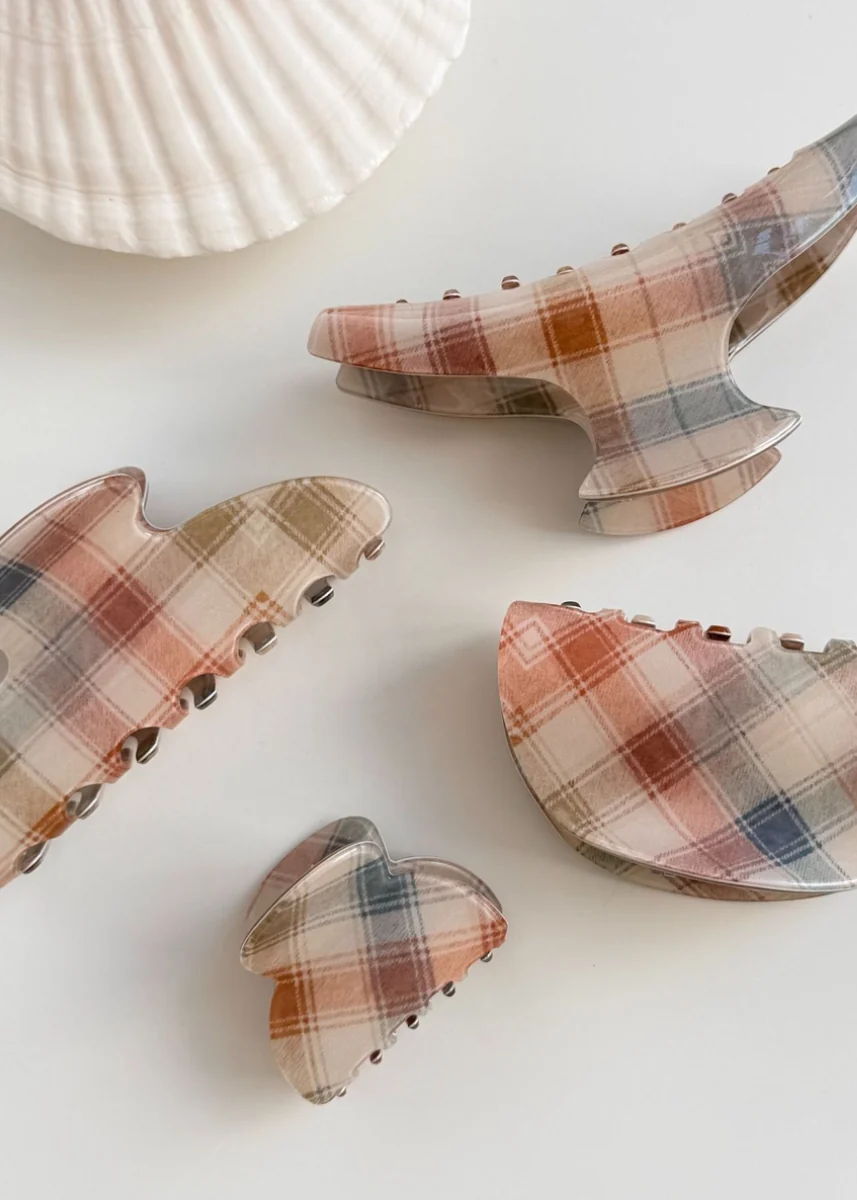 Classic Vintage Plaid Hair Claw - Image 2