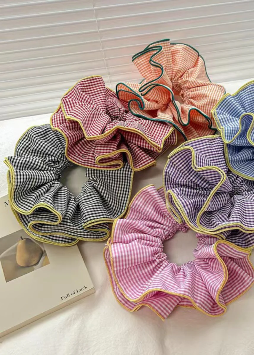 Giant Checkered Contrast Frill Scrunchie - Red - Image 2