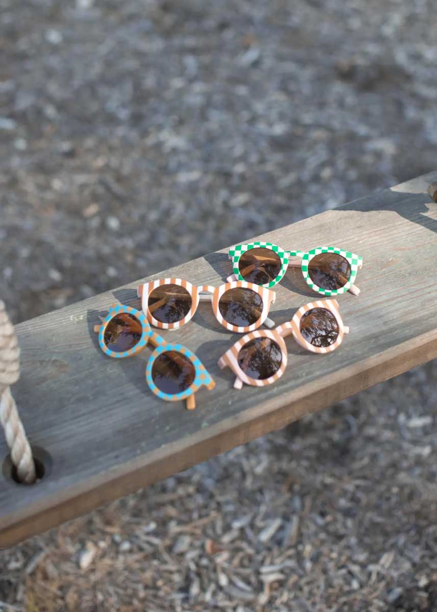Kids Retro Groovy Sunglasses - Image 4